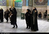 Pilgrims Celebrate Birthday of Imam Mahdi (AS) in Mashhad