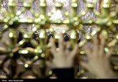 Pilgrims Celebrate Birthday of Imam Mahdi (AS) in Mashhad
