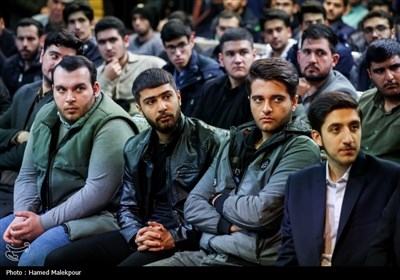 دیدار صمیمی جمعی از دانشجویان دانشگاه‌های تهران با محمدباقر قالیباف
