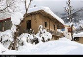 بارش برف در روستاهای اشکورات گیلان