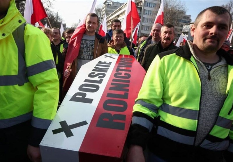 تظاهرات بزرگ کشاورزان لهستانی در اعتراض به واردات از اوکراین