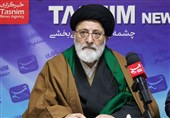 پیام انقلاب اسلامی باید به نسل جوان منتقل شود