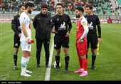 دیدار فوتبال تیم های ذوب آهن اصفهان و پرسپولیس تهران