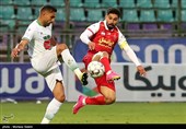 دیدار فوتبال تیم های ذوب آهن اصفهان و پرسپولیس تهران