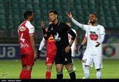 دیدار فوتبال تیم های ذوب آهن اصفهان و پرسپولیس تهران