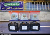 انتقال صندوقها و تعرفه های رای به محل شعب اخذ رای-همدان