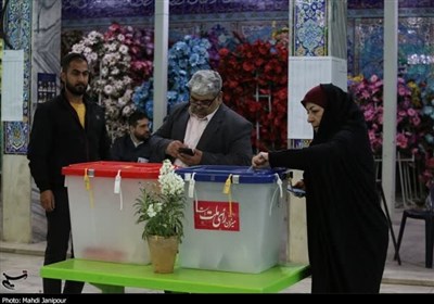 زنجان|دعوت مادر شهیدان جوادی از برای حضور در انتخابات
