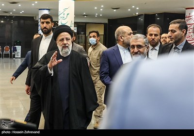 الرئيس الإيراني يشارك في الانتخابات البرلمانية وخبراء القيادة