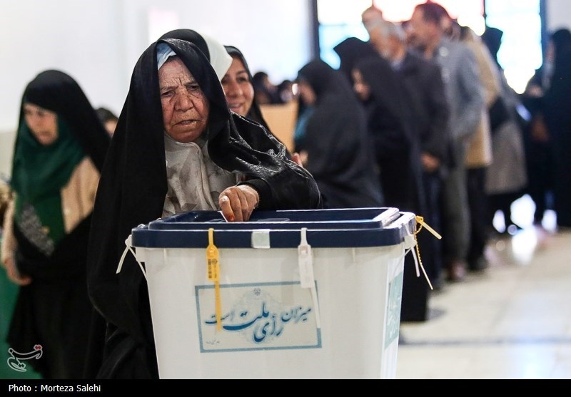 حضور باشکوه مردم استان البرز پای صندوق‌های رأی/ اخذ رای در 1984 صندوق