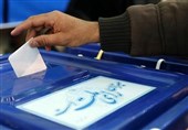 صفوف مردم در پای صندوق‌های اخذ رای فشرده‌تر شده است