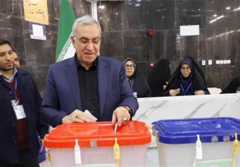 وزیر بهداشت در بیمارستان امام خمینی(ره) رأی داد