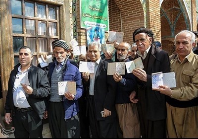 حضور با شکوه مردم بجنورد در شعبه اخذ رای مسجد انقلاب