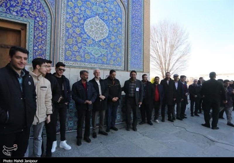 استاندار اصفهان: شاهد یک حماسه هستیم؛ مردم ارتباط خوبی با فرآیند انتخابات برقرار کردند