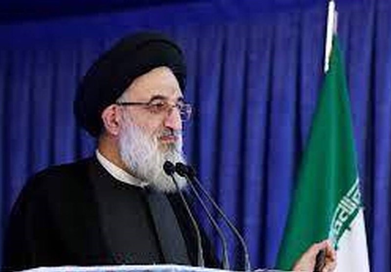 امام جمعه کرج: با حضور در انتخابات قدرت ایران دوباره ثبت می‌شود