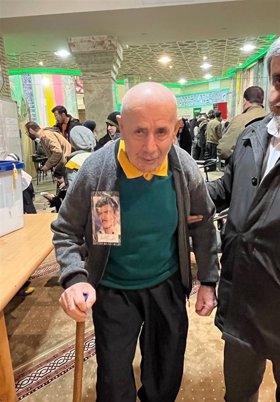 پدر 90 ساله شهید شفائی: به خاطر خون شهدا و ناامیدی دشمنان در انتخابات شرکت کردم + فیلم