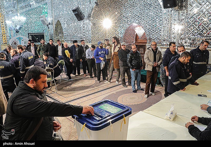 Iran Extends Voting Time