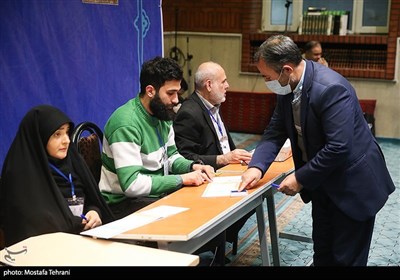 ساعات پایانی انتخابات 1402 در مسجد لولاگر تهران 