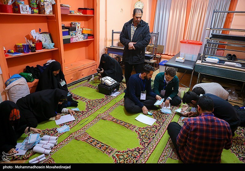 شمارش آرا انتخابات در شعب اخذ رأی تهران- عکس خبری تسنیم