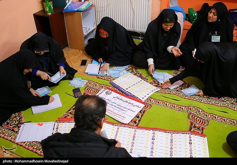 شمارش آرا انتخابات در شعب اخذ رأی تهران- عکس خبری تسنیم