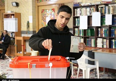 Iranians Cast Ballots in Parliamentary, Assembly of Experts Elections