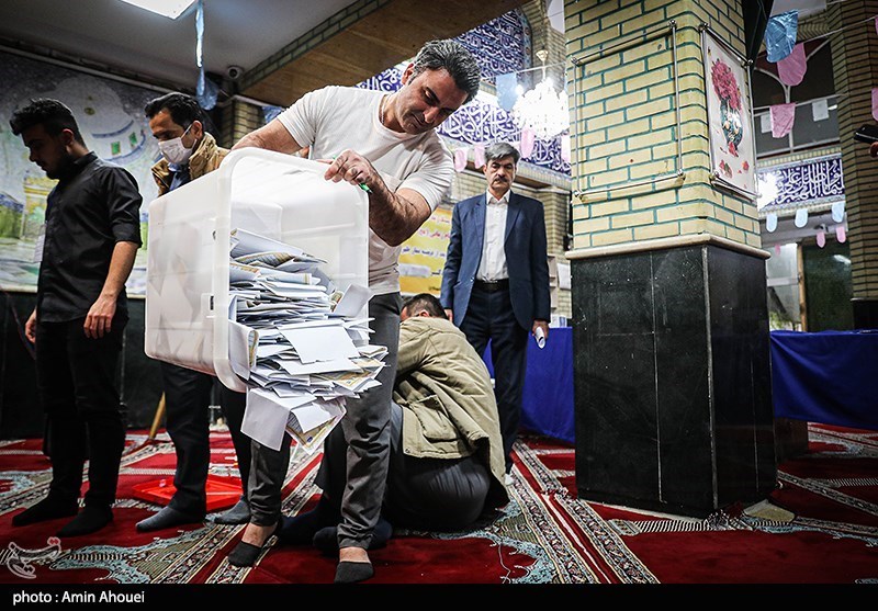 شمارش آرا انتخابات در شعب اخذ رأی تهران- عکس خبری تسنیم