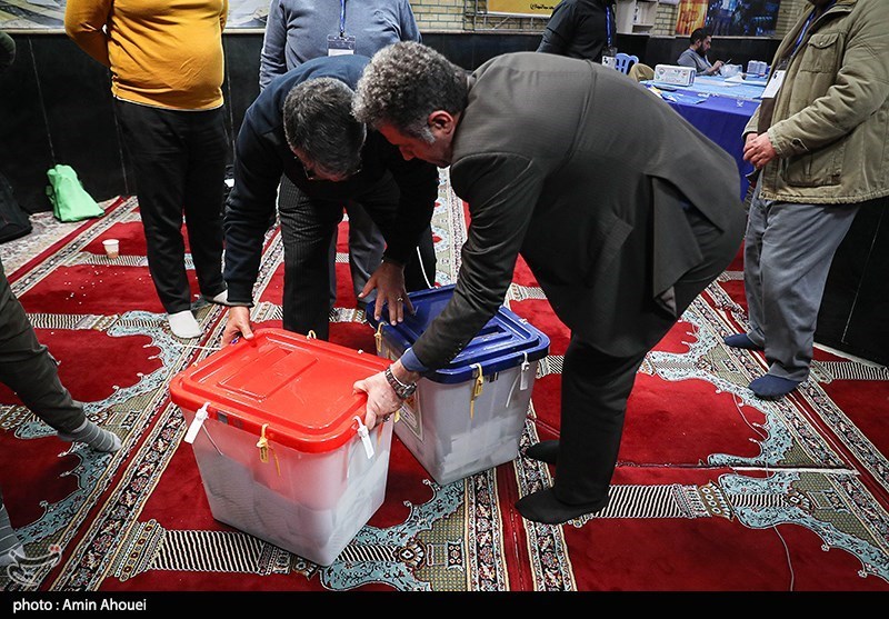 شمارش آرا انتخابات در شعب اخذ رأی تهران- عکس خبری تسنیم