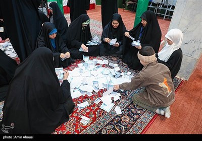 شمارش آرا انتخابات در شعب اخذ رأی تهران- عکس خبری تسنیم