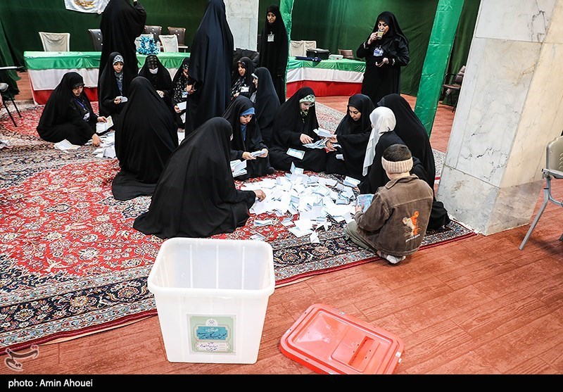 شمارش آرا انتخابات در شعب اخذ رأی تهران- عکس خبری تسنیم