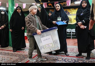 شمارش آرا انتخابات در شعب اخذ رأی تهران- عکس خبری تسنیم