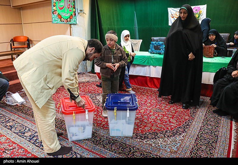 شمارش آرا انتخابات در شعب اخذ رأی تهران- عکس خبری تسنیم