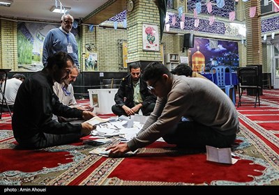 شمارش آرا انتخابات در شعب اخذ رأی تهران- عکس خبری تسنیم
