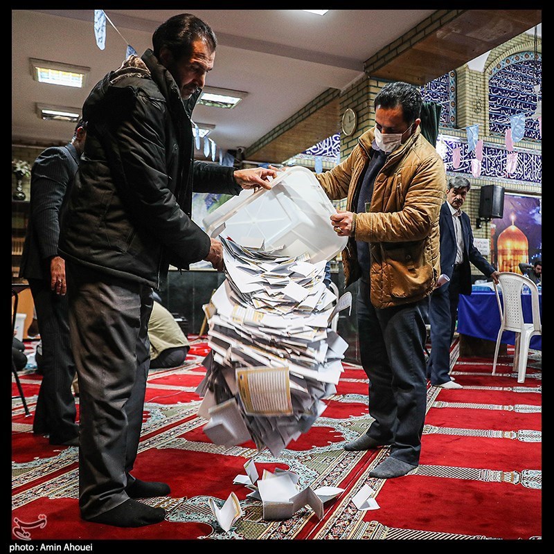 شمارش آرا انتخابات در شعب اخذ رأی تهران- عکس خبری تسنیم