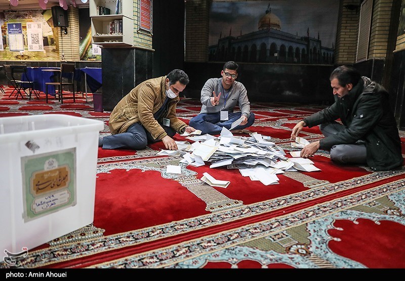 شمارش آرا انتخابات در شعب اخذ رأی تهران- عکس خبری تسنیم