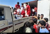 توزیع اقلام امدادی بین سیل زدگان سیستان و بلوچستان