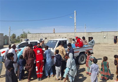 امدادرسانی هوایی سپاه به سیل زدگان شهرستان قصرقند