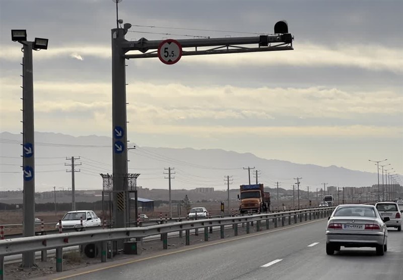 افتتاح بیش از 350 کیلومتر راه در استان فارس تردد مسافران نوروزی را ایمن‌تر می‌کند