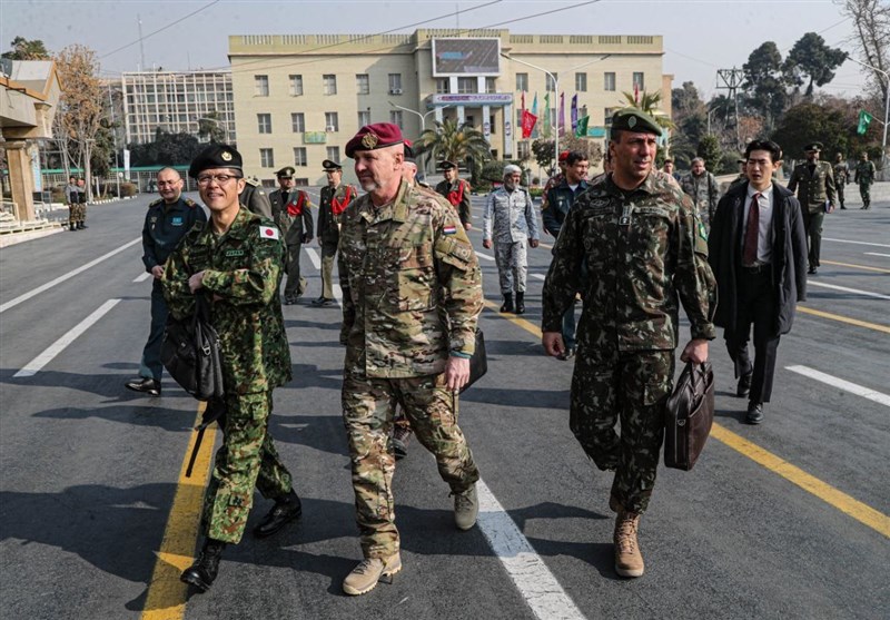 وابستگان نظامی خارجی مقیم تهران از دانشگاه افسری امام علی(ع) ارتش بازدید کردند