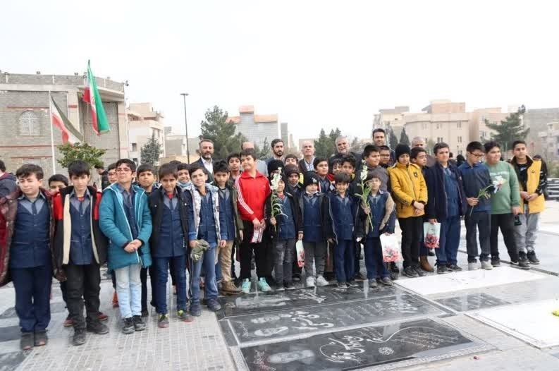نخستین یادواره 92 شهید دانش‌آموز اسلامشهر برگزار شد