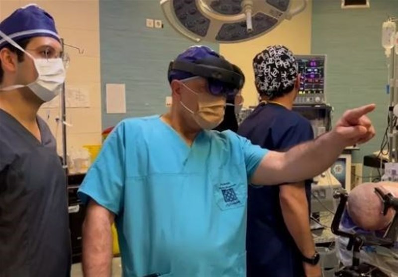 نخستین جراحی مغز با تکنولوژی "واقعیت افزوده" در ایران انجام شد + فیلم