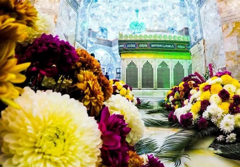 استقبال از ماه رمضان با گل آرایی حرم مطهر حضرت معصومه(س) + فیلم