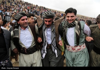 Празднование &quot;Чахаршанбе Сури&quot; в провинции Курдистан в Иране