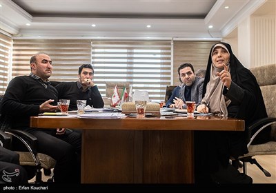 جلسه فاطمه تنهایی شهردار منطقه 8 تهران با معاونین خود