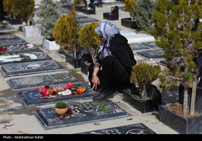 زیارت اهل قبور در پنجشنبه آخر سال در همدان 