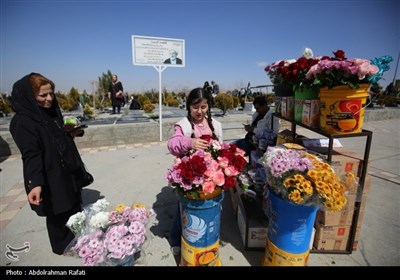 زیارت اهل قبور در پنجشنبه آخر سال در همدان 