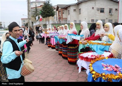 استقبال از نوروز با کارناوال شادپیمایی در کلاچای رودسر