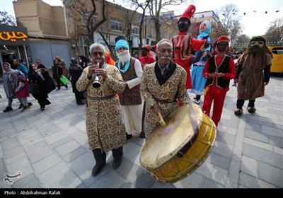 کارناوال شادی و عروسکی نوروز در همدان