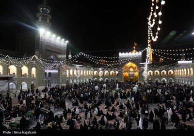 Imam Reza (AS) Shrine Hosts Iftar Feast