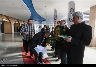 مسافران نوروزی در راه آهن اصفهان