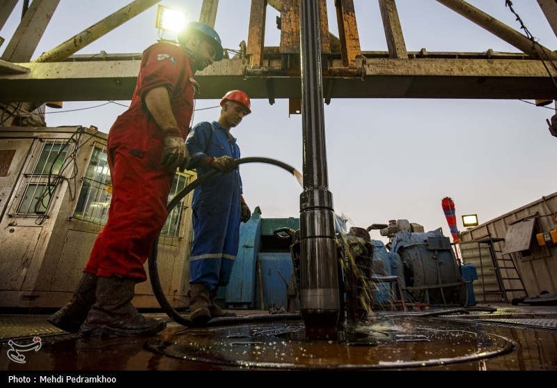 کاهش ذخایر نفتی دنیا به دنبال تمدید کاهش تولید اوپک