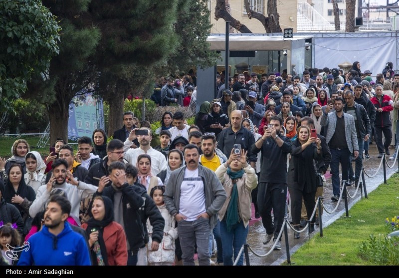 مراسم تحویل سال 1403 در جوار آرامگاه حافظ شیرازی- عکس استانه ...